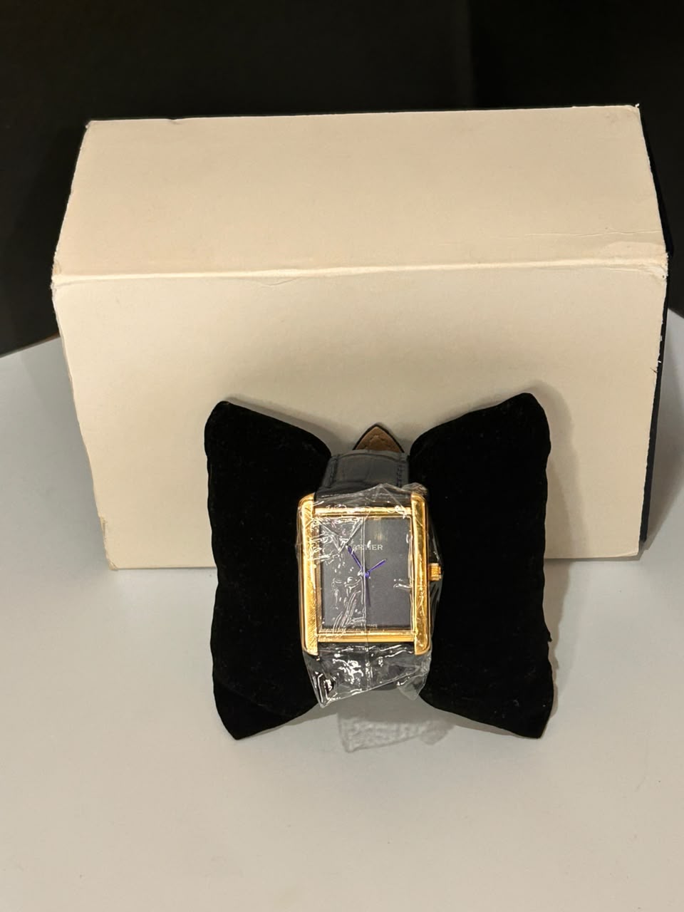 Cartier Tank Style – Gold & Black